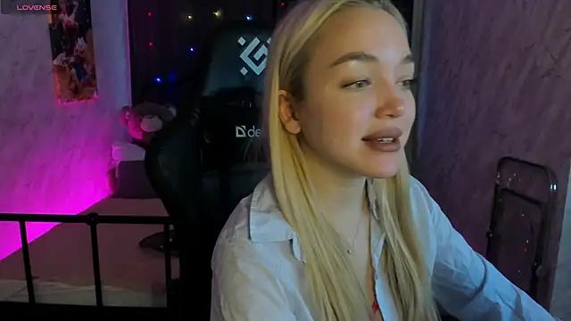 Explore our live girls sluts from our Custom and Multi clubs and checkout exclusive access to highly interactive content, such as shape, hair, titties, pussy type and many more.
