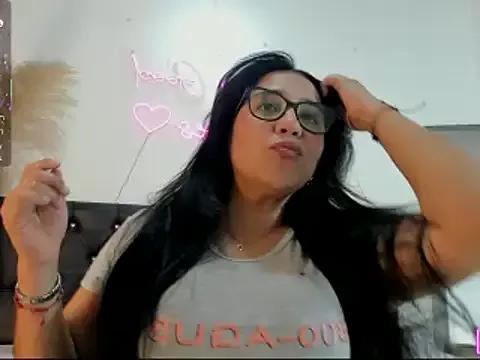 CindiaDaniella from StripChat is Freechat