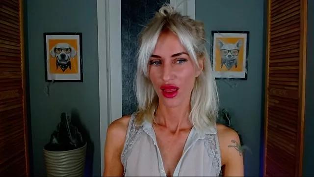 Explore our live girls sluts from our Custom and Multi clubs and checkout exclusive access to highly interactive content, such as shape, hair, titties, pussy type and many more.