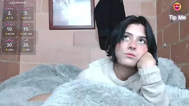 Cira_Vans_ webcams show profile image 