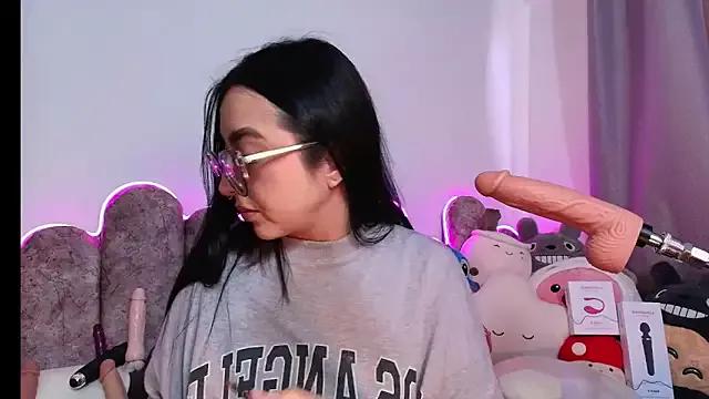 Explore our live girls sluts from our Custom and Multi clubs and checkout exclusive access to highly interactive content, such as shape, hair, titties, pussy type and many more.