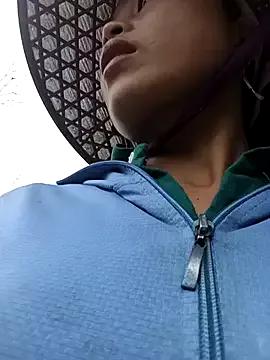 clara-cute from StripChat is Freechat