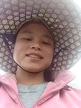 clara-cute from StripChat is Freechat