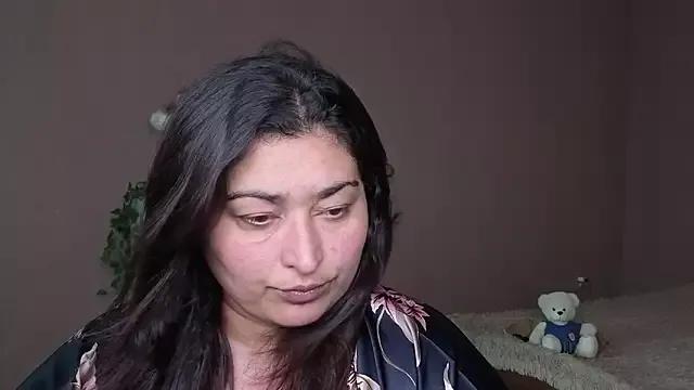 Clara_Crystal_ from StripChat is Freechat