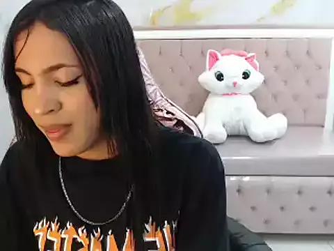 clara_evanss_s from StripChat is Freechat