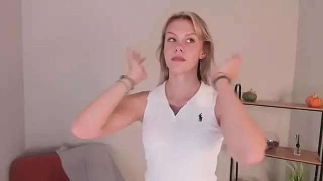 Explore our live girls sluts from our Custom and Multi clubs and checkout exclusive access to highly interactive content, such as shape, hair, titties, pussy type and many more.