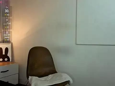Explore our live girls sluts from our Custom and Multi clubs and checkout exclusive access to highly interactive content, such as shape, hair, titties, pussy type and many more.