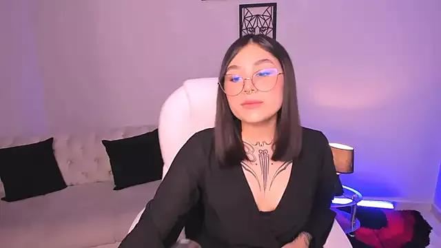 Explore our live girls sluts from our Custom and Multi clubs and checkout exclusive access to highly interactive content, such as shape, hair, titties, pussy type and many more.