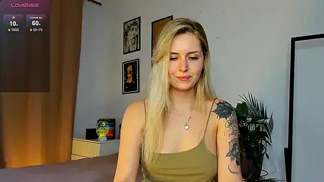 coldcherryeclipse_ from StripChat is Freechat