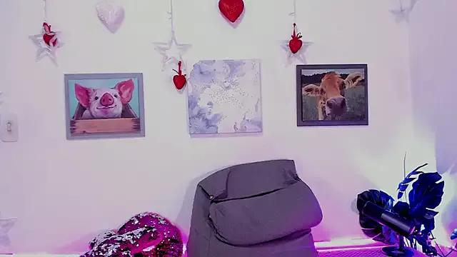 collins_Daph from StripChat