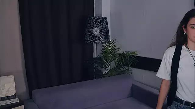 Explore our live girls sluts from our Custom and Multi clubs and checkout exclusive access to highly interactive content, such as shape, hair, titties, pussy type and many more.