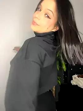 CoralineDuque from StripChat is Freechat