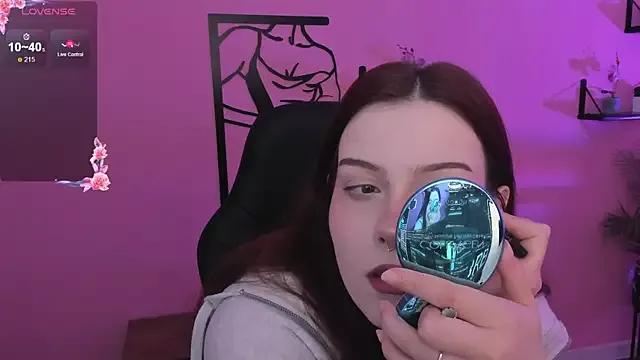 CoralineKeyns from StripChat is Freechat