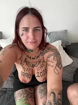 coupleinked from StripChat is Freechat