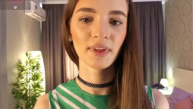 courtney_williams_1 from StripChat is Freechat