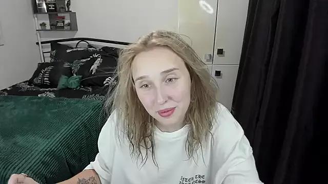 CrazyBitchInLace from StripChat is Freechat