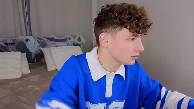 crisp1n from StripChat is Freechat