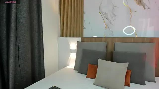 cristal_priincess from StripChat is Freechat