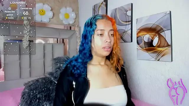 Cristall_ravven from StripChat is Freechat