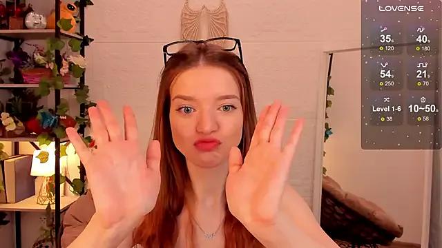 Crysta1Heart on StripChat