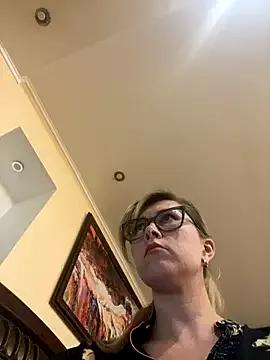 Crystal00Girl from StripChat is Freechat
