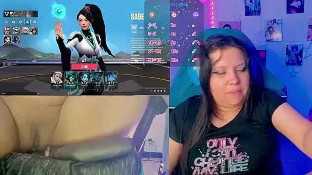 crystal7u7 from StripChat is Freechat