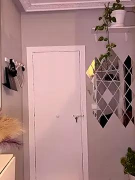Crystal_________ from StripChat is Freechat