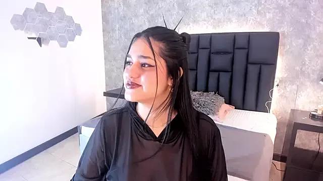 crystaldarliing from StripChat is Freechat