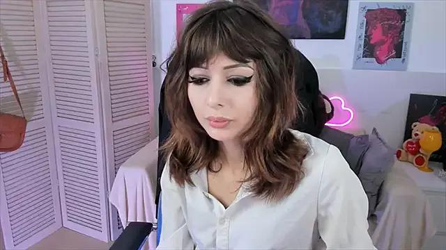 Explore our live girls sluts from our Custom and Multi clubs and checkout exclusive access to highly interactive content, such as shape, hair, titties, pussy type and many more.