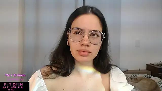 Explore our live girls sluts from our Custom and Multi clubs and checkout exclusive access to highly interactive content, such as shape, hair, titties, pussy type and many more.