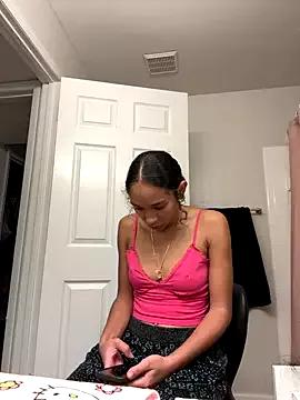 cupcakemia from StripChat is Freechat