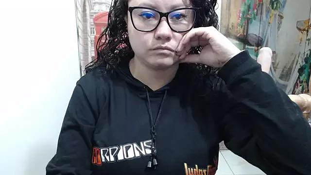 Explore our live girls sluts from our Custom and Multi clubs and checkout exclusive access to highly interactive content, such as shape, hair, titties, pussy type and many more.