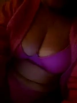 Curvy-ClarissaUK webcams show profile image 
