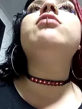 Curvy-Queen from StripChat is Freechat