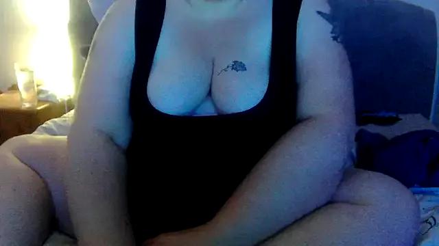Curvy_Alyssia88X from StripChat is Freechat