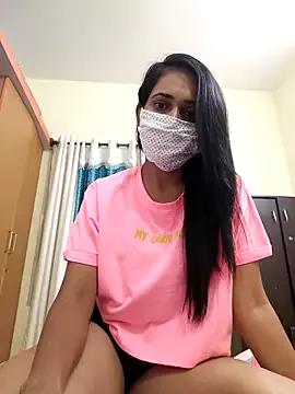 Curvyqueenz from StripChat is Freechat