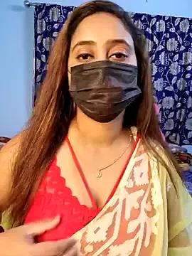 Cute-lusi from StripChat is Freechat