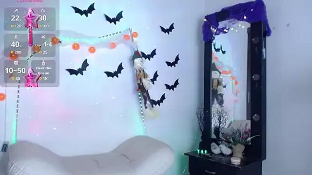 Explore our live girls sluts from our Custom and Multi clubs and checkout exclusive access to highly interactive content, such as shape, hair, titties, pussy type and many more.