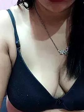 cutee_bhabhi from StripChat is Freechat