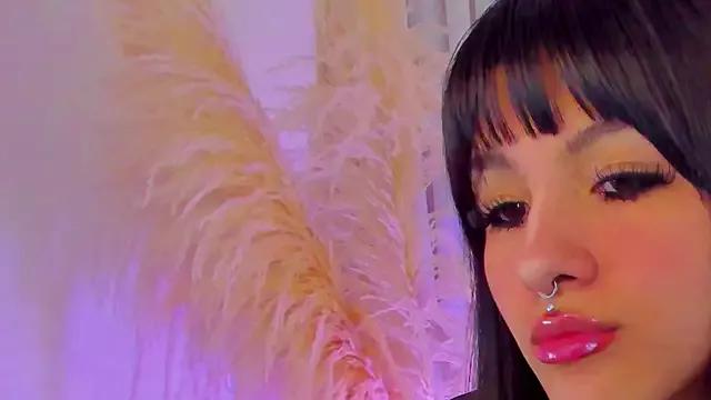 Explore our live girls sluts from our Custom and Multi clubs and checkout exclusive access to highly interactive content, such as shape, hair, titties, pussy type and many more.