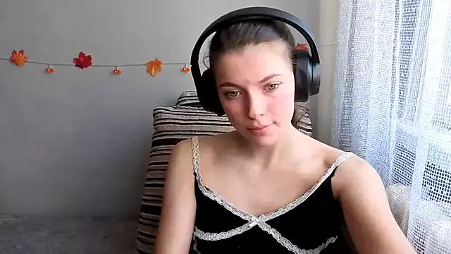 Explore our live girls sluts from our Custom and Multi clubs and checkout exclusive access to highly interactive content, such as shape, hair, titties, pussy type and many more.