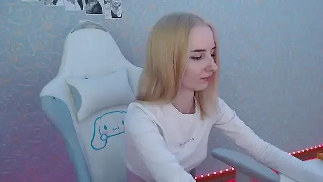 Cutti_Crystal from StripChat
