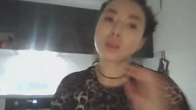 Cynariva from StripChat is Freechat