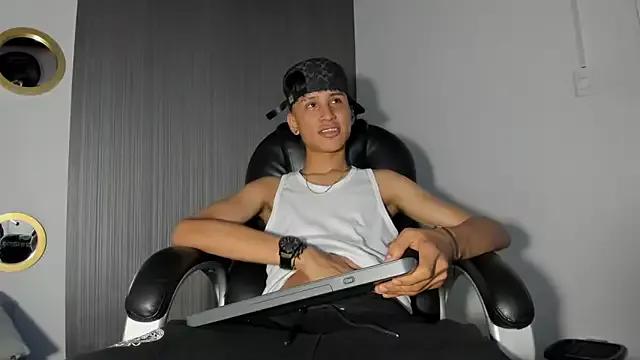 Daddy_Darcks from StripChat