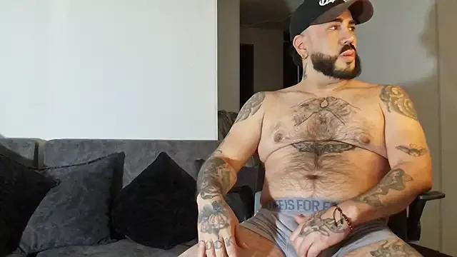 DaddyBear__ from StripChat