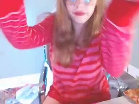 daddyscumprincess from StripChat