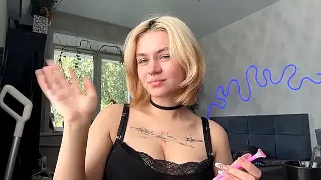 DaisyLiss from StripChat is Freechat