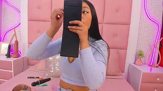 DaisySnugs1 from StripChat is Freechat