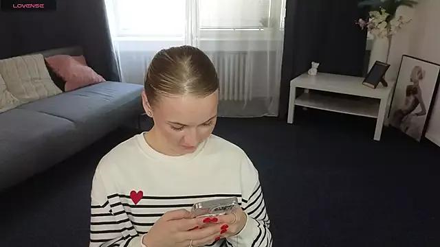 DaisyyJamess1 from StripChat is Freechat
