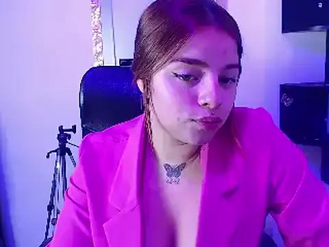 Explore our live girls sluts from our Custom and Multi clubs and checkout exclusive access to highly interactive content, such as shape, hair, titties, pussy type and many more.